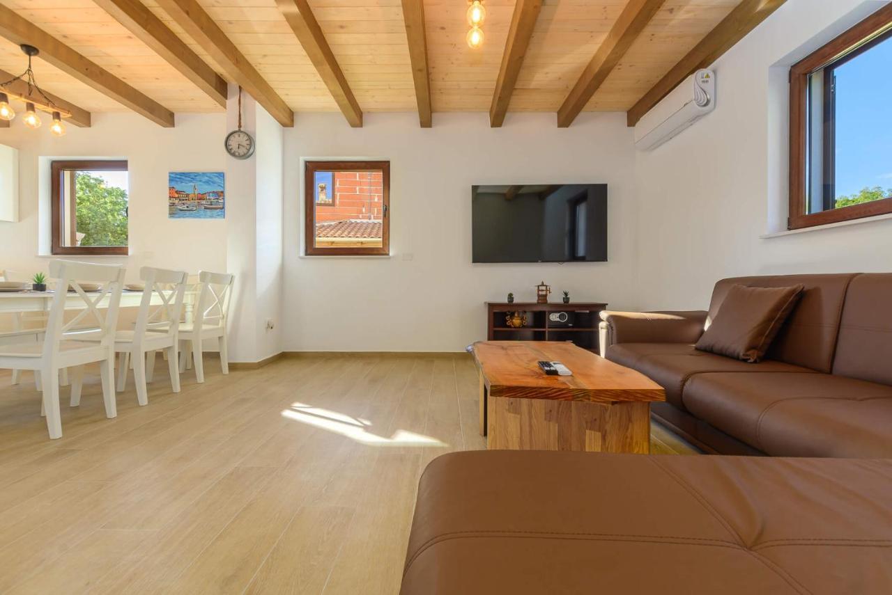 Villa David - Luxurious Secluded Villa With A Heated Pool Butkovici  Екстер'єр фото